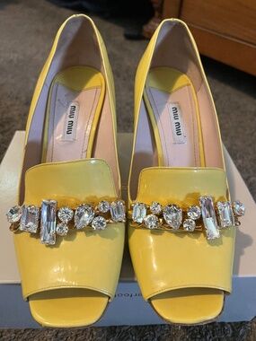 Mount Miu Crystal-Embellished Letter Pumps